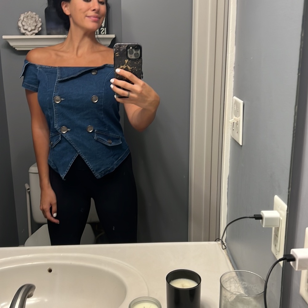 NWT Venus Jean off the shoulder top.